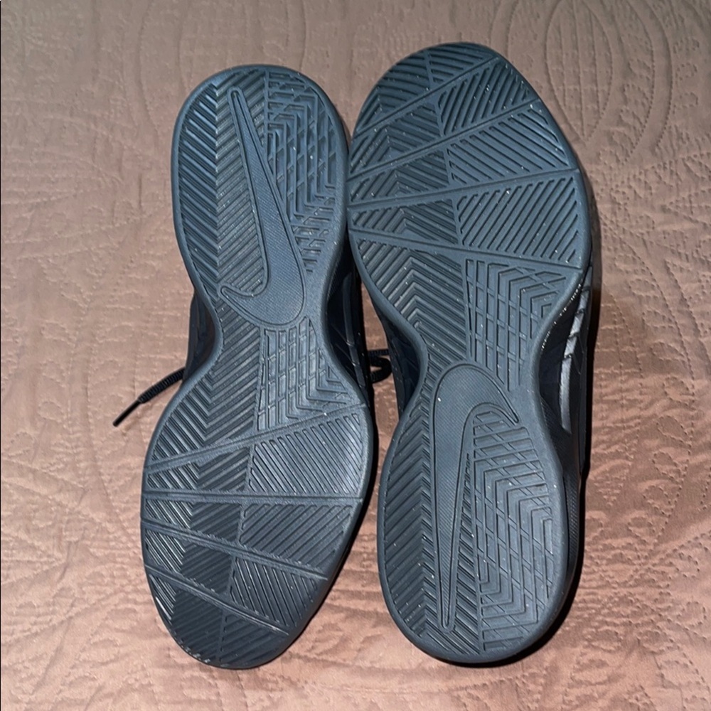 Nike Black and Gray Athletic Shoes - NWOT - Picture 4 of 6